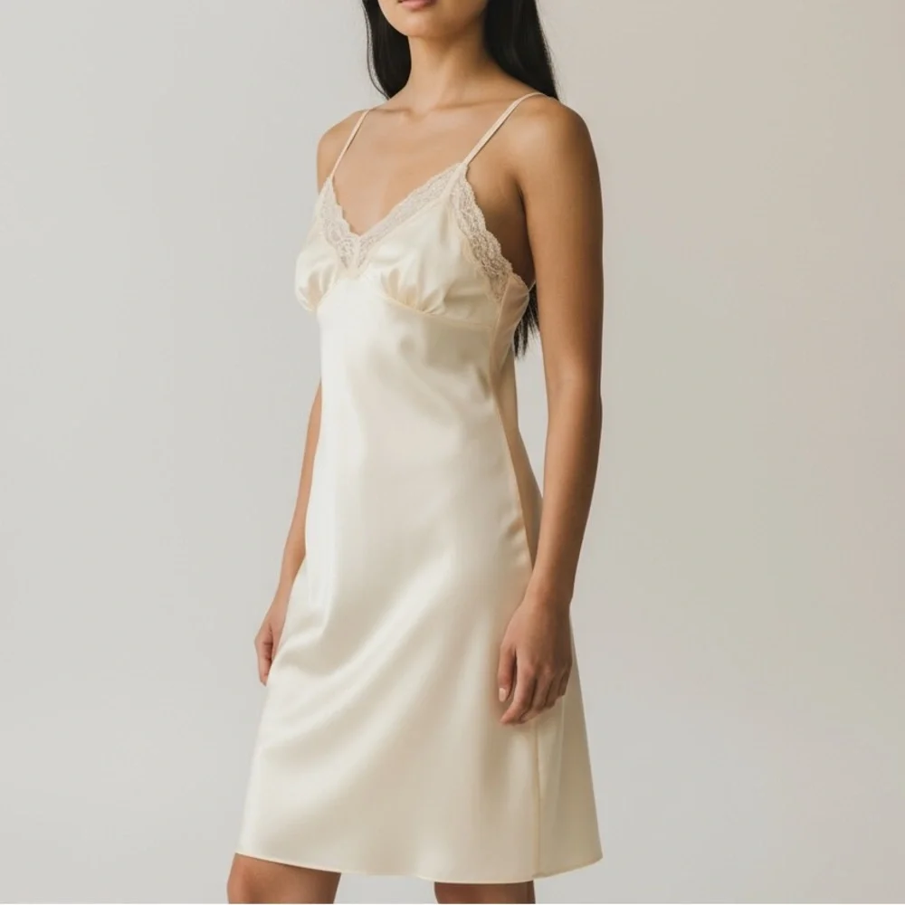Vintage Vanity Fair Elegant Cream Chemise Slip - Picture 1 of 9